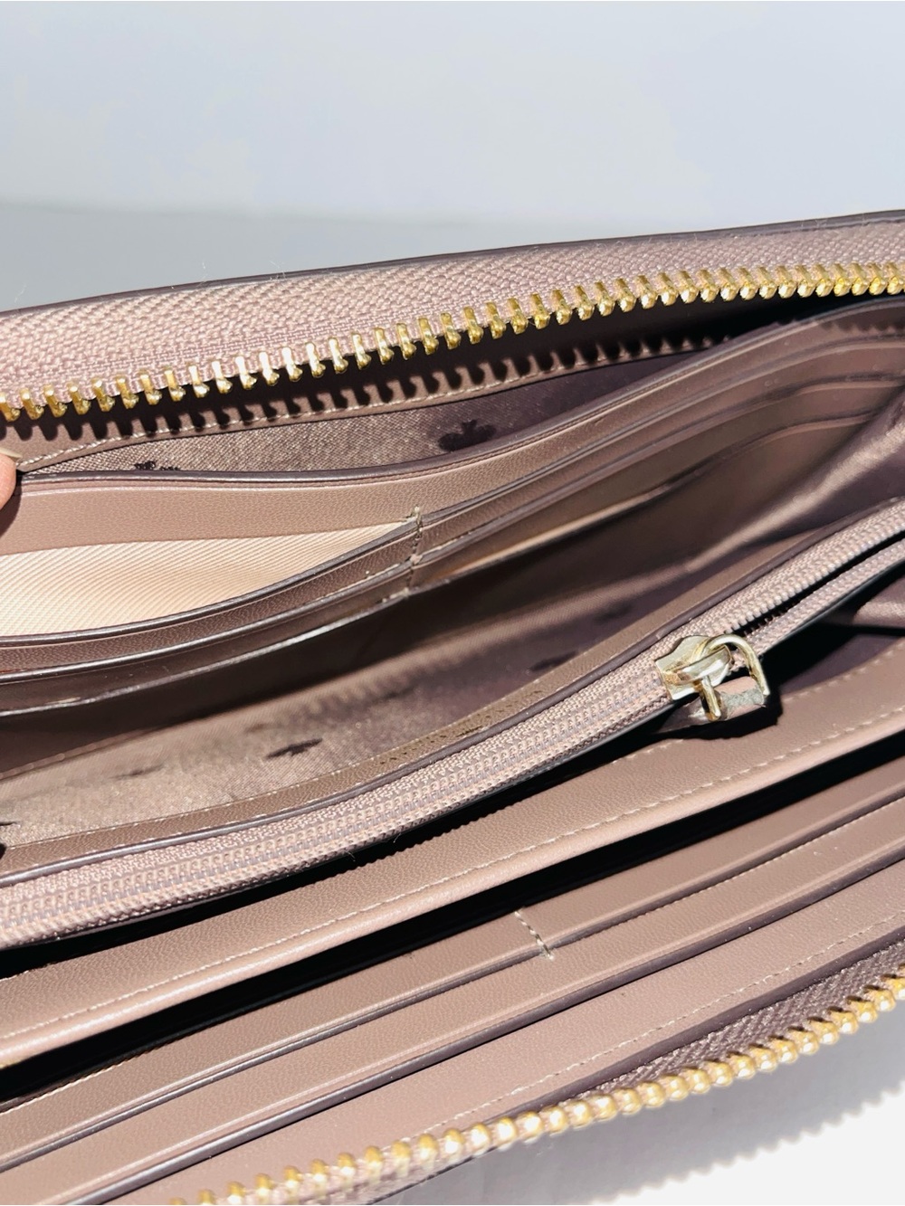 kate spade Mauve Zip-Around Saffiano Leather Wallet with Gold Logo Dusty Pink - Picture 8 of 14